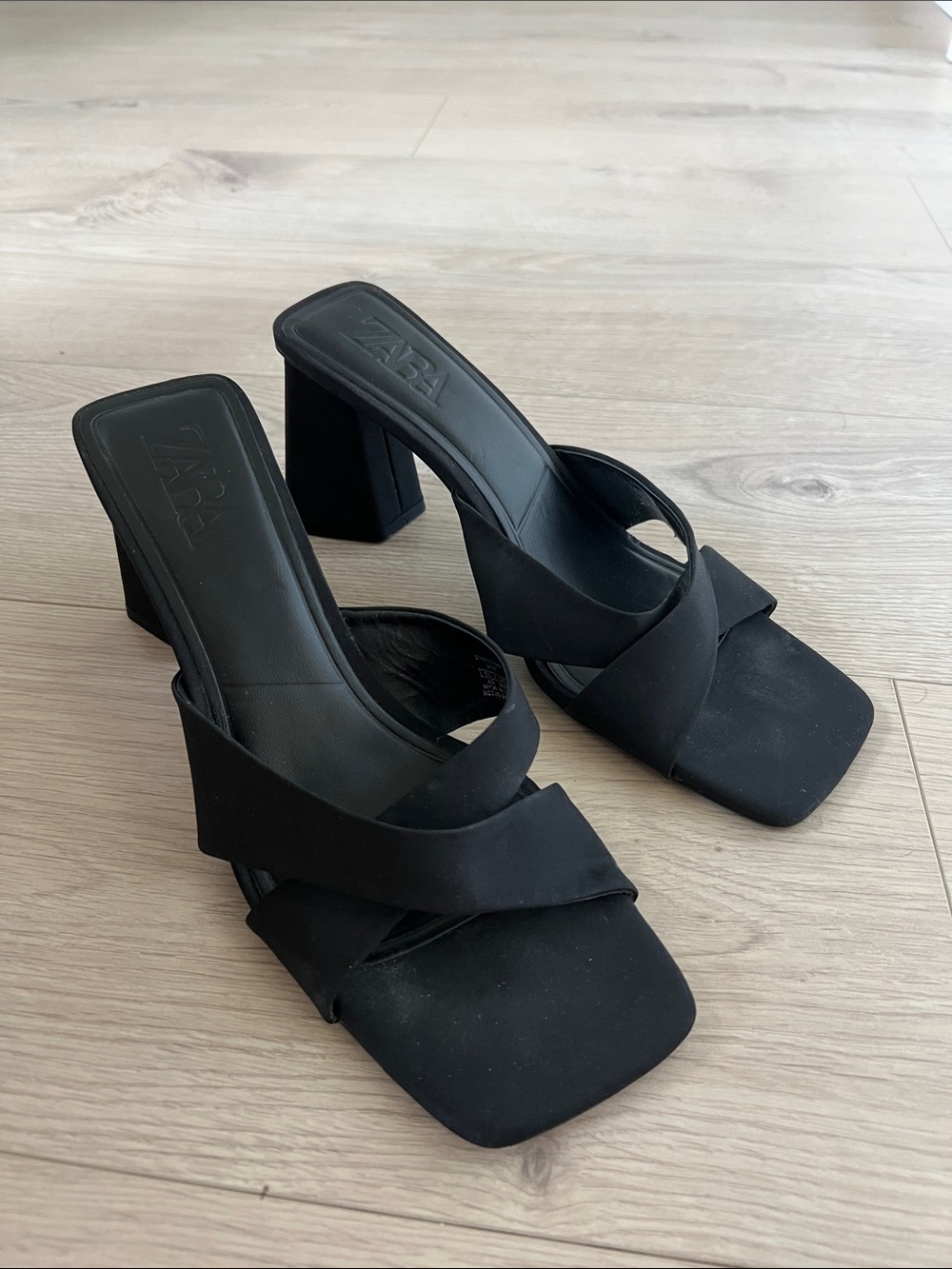Zara Black Square-Toe Crisscross Block Heel Mules